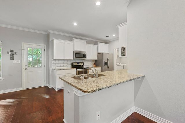 1185 E Jefferson Street, Van Alstyne, TX 75495