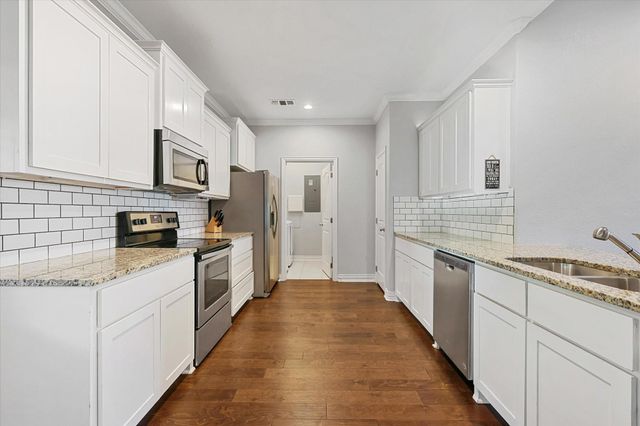 1185 E Jefferson Street, Van Alstyne, TX 75495