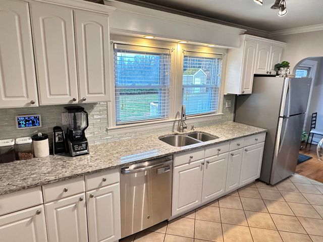 17 Walton Road, Plaistow, NH 03865