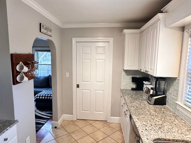 17 Walton Road, Plaistow, NH 03865