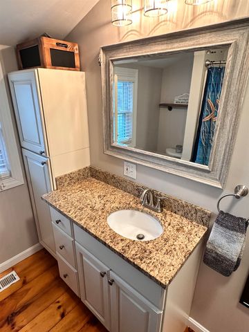 17 Walton Road, Plaistow, NH 03865