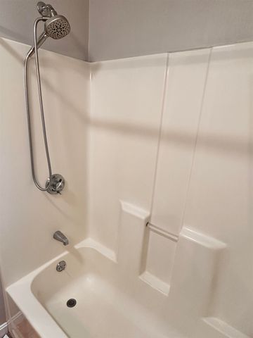 17 Walton Road, Plaistow, NH 03865