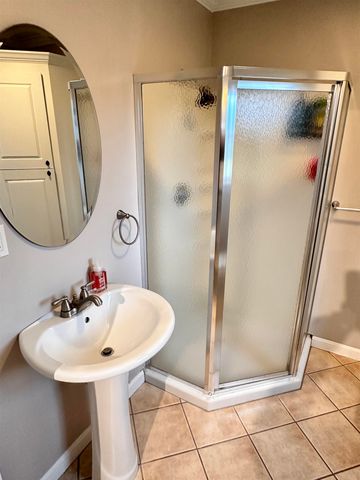 17 Walton Road, Plaistow, NH 03865