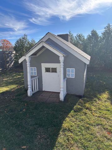 17 Walton Road, Plaistow, NH 03865