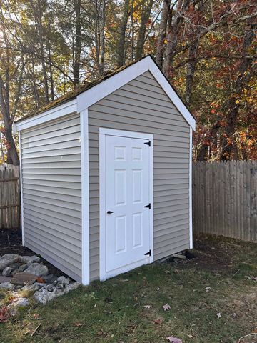 17 Walton Road, Plaistow, NH 03865