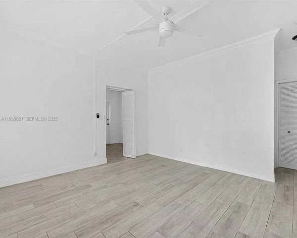 2822 Pine Tree Dr, Miami Beach, FL 33140