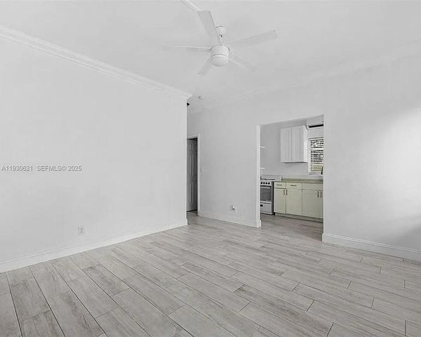 2822 Pine Tree Dr, Miami Beach, FL 33140