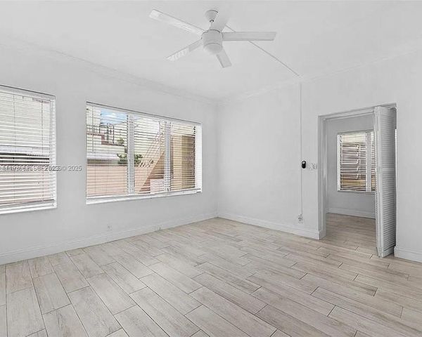 2822 Pine Tree Dr, Miami Beach, FL 33140