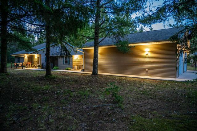 1054 W 13th Lane, Arkdale, WI 54613