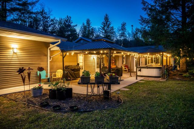 1054 W 13th Lane, Arkdale, WI 54613