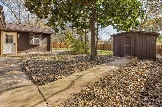 114 Leigh Anne Street, Huntsville, TX 77320