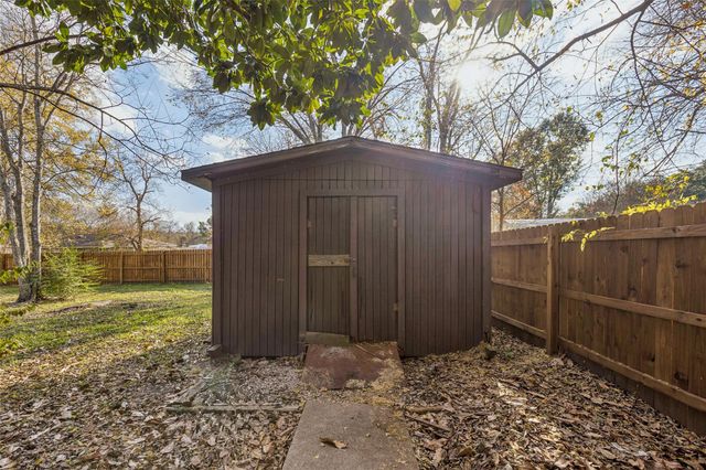 114 Leigh Anne Street, Huntsville, TX 77320