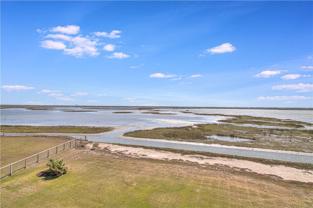 20 Southpointe, Rockport, TX 78382 — photo 4