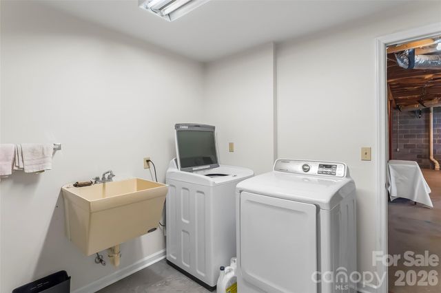 402 Catawba Street, Morganton, NC 28655