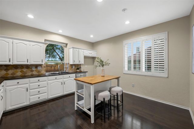1819 Sandalwood Lane, Grapevine, TX 76051