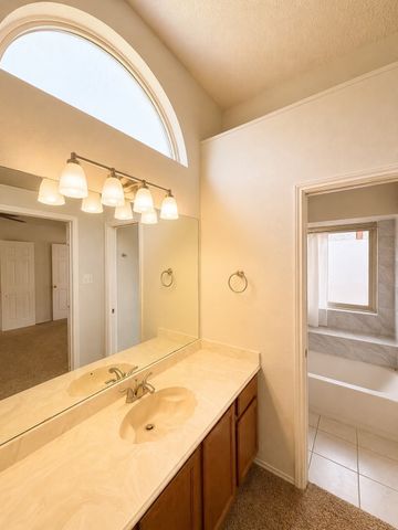 4806 Shadyway Drive, Arlington, TX 76018