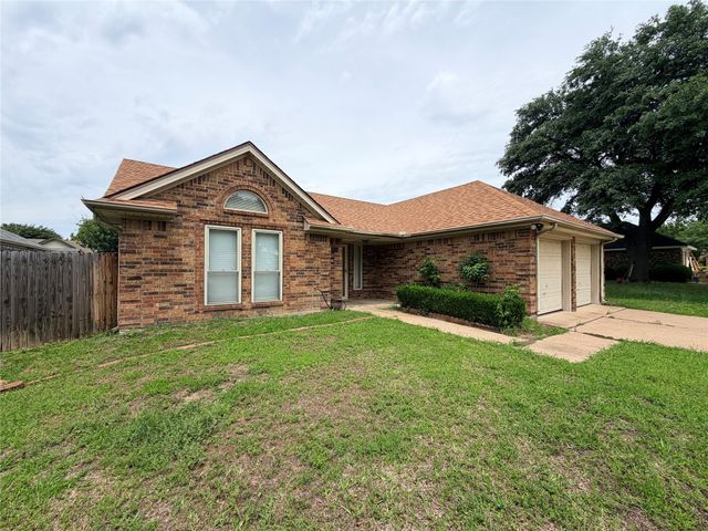 4806 Shadyway Drive, Arlington, TX 76018