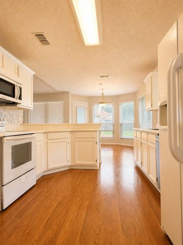 4806 Shadyway Drive, Arlington, TX 76018