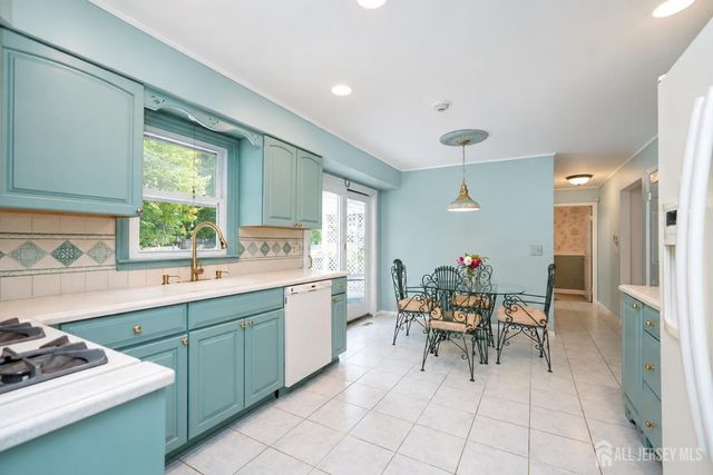 23 Merritt Terrace, Old Bridge, NJ 07747
