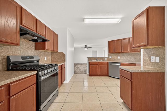 2107 Bishop Hollow Lane, Rosenberg, TX 77471