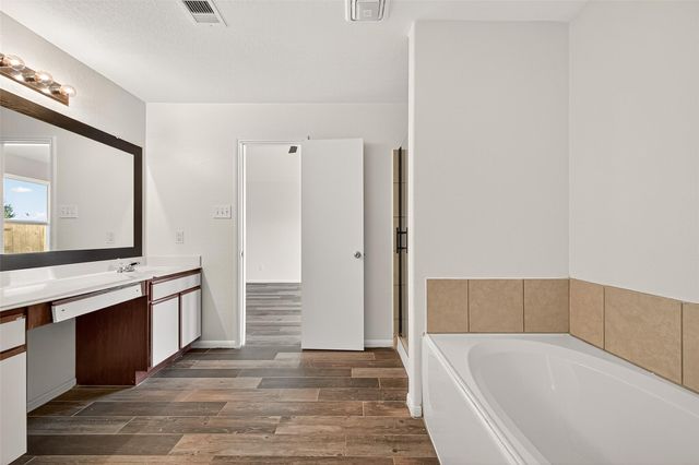 2107 Bishop Hollow Lane, Rosenberg, TX 77471