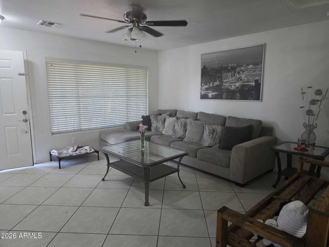 6427 W CORDES Road, Phoenix, AZ 85043