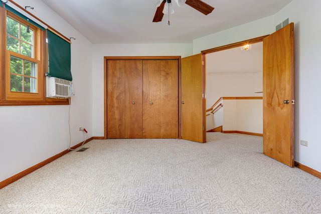 69 N Lambert Road, Glen Ellyn, IL 60137