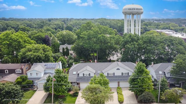 69 N Lambert Road, Glen Ellyn, IL 60137