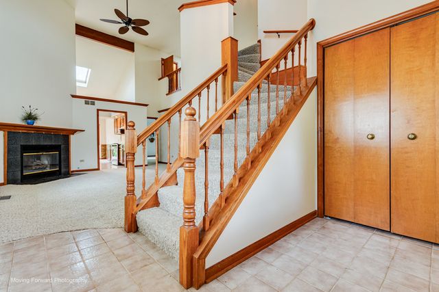 69 N Lambert Road, Glen Ellyn, IL 60137