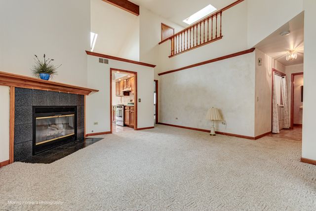 69 N Lambert Road, Glen Ellyn, IL 60137