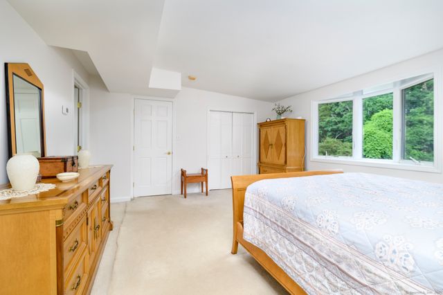 2 Thistle Road, Norwalk, CT 06851