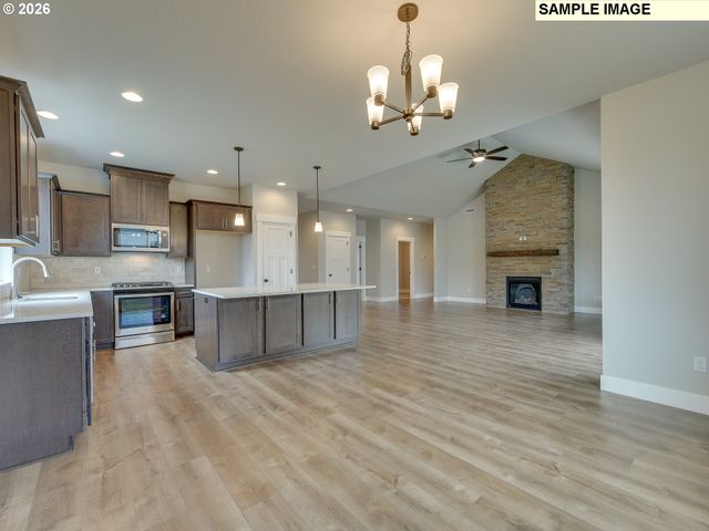 305 E CARIBOU Ct 22, La Center, WA 98629