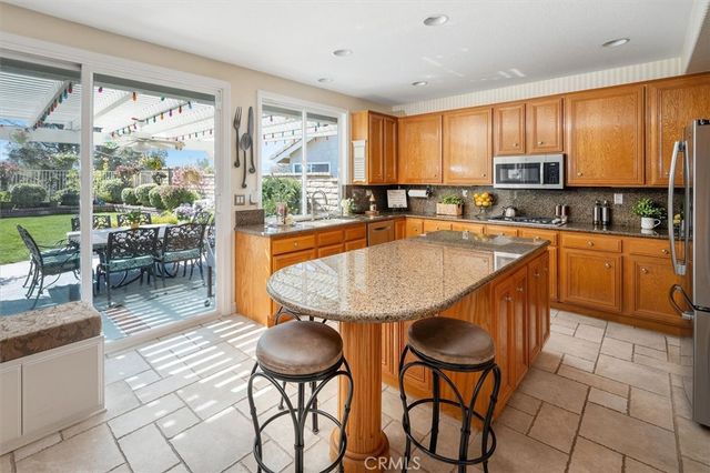 23224 Sherwood, Valencia, CA 91354