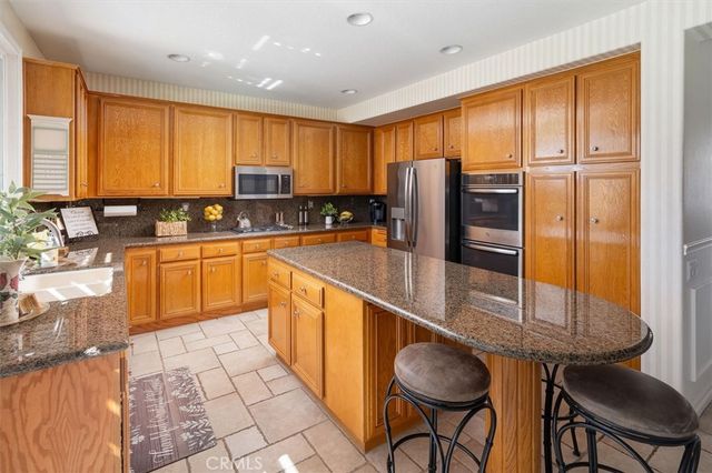 23224 Sherwood, Valencia, CA 91354