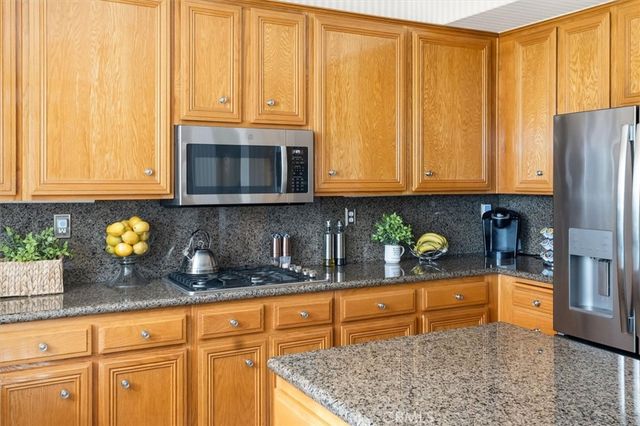 23224 Sherwood, Valencia, CA 91354