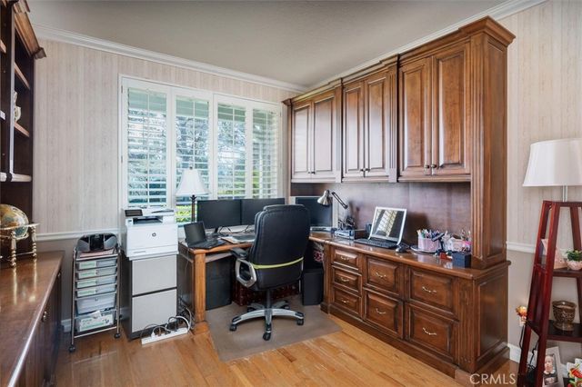 23224 Sherwood, Valencia, CA 91354