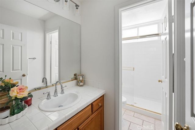 23224 Sherwood, Valencia, CA 91354