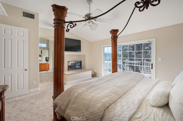 23224 Sherwood, Valencia, CA 91354