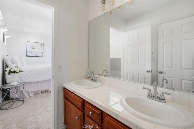 23224 Sherwood, Valencia, CA 91354