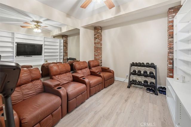 23224 Sherwood, Valencia, CA 91354