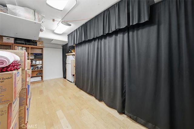 23224 Sherwood, Valencia, CA 91354