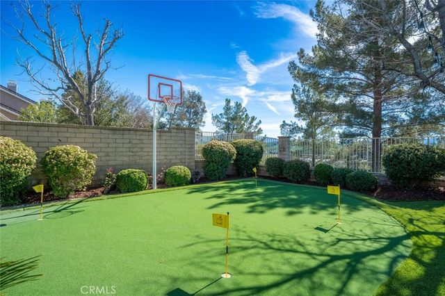 23224 Sherwood, Valencia, CA 91354