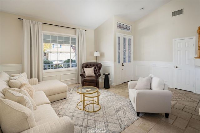 23224 Sherwood, Valencia, CA 91354