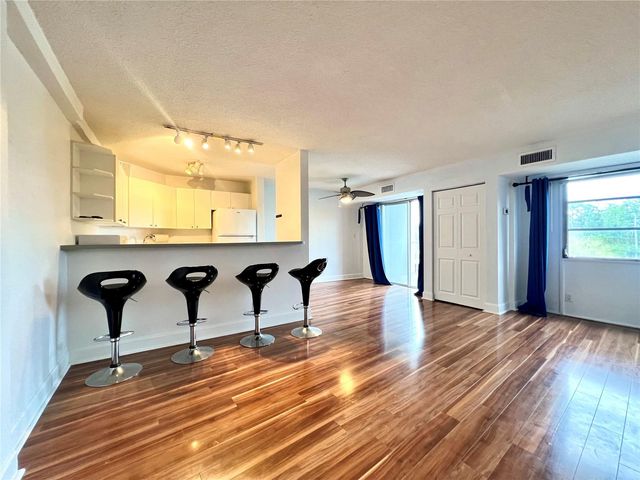 3315 58TH AVENUE S 318, St Petersburg, FL 33712