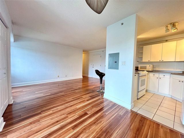 3315 58TH AVENUE S 318, St Petersburg, FL 33712