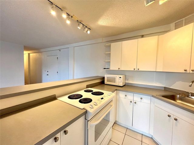 3315 58TH AVENUE S 318, St Petersburg, FL 33712