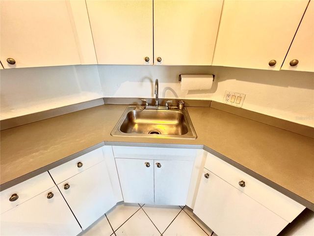 3315 58TH AVENUE S 318, St Petersburg, FL 33712