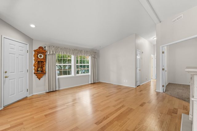 208 NW Creekside Drive, Grants Pass, OR 97526