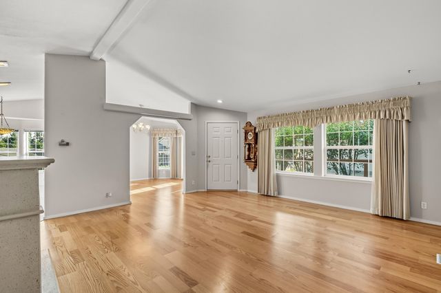 208 NW Creekside Drive, Grants Pass, OR 97526