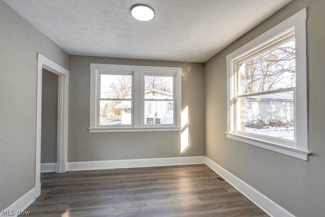 561 Melrose Street, Akron, OH 44305